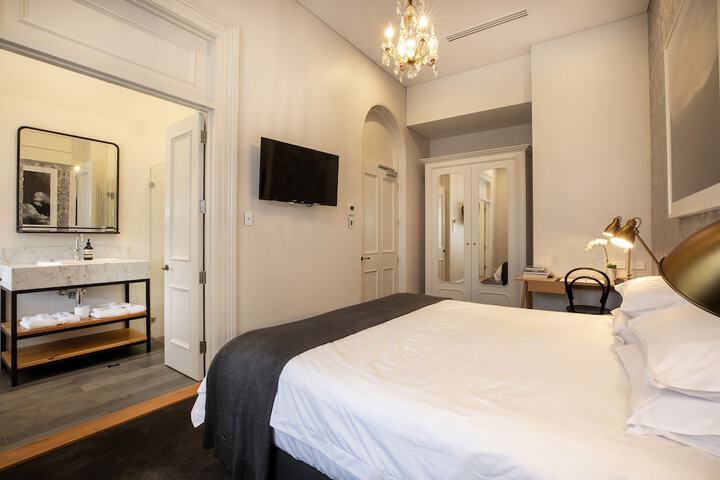 Room 17 of 24