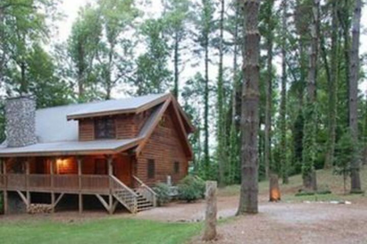 BEE GUM 4 BR CABIN BY REDAWNING in Bryson City, NC