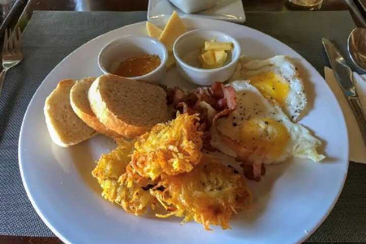 Breakfast/Coffee Service 26 of 46