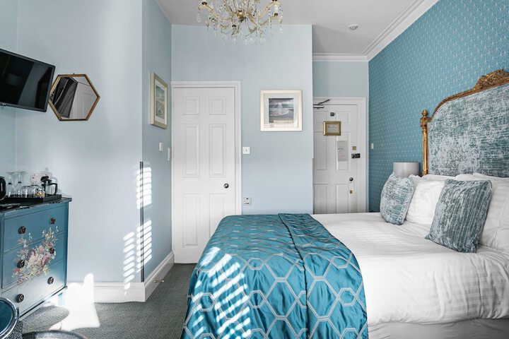 Room 28 of 67