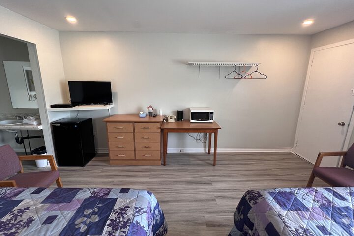 Room 10 of 82