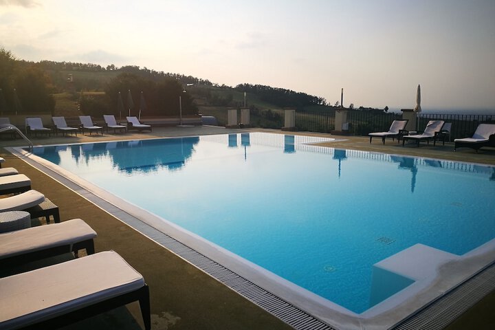 Pool 73 of 177