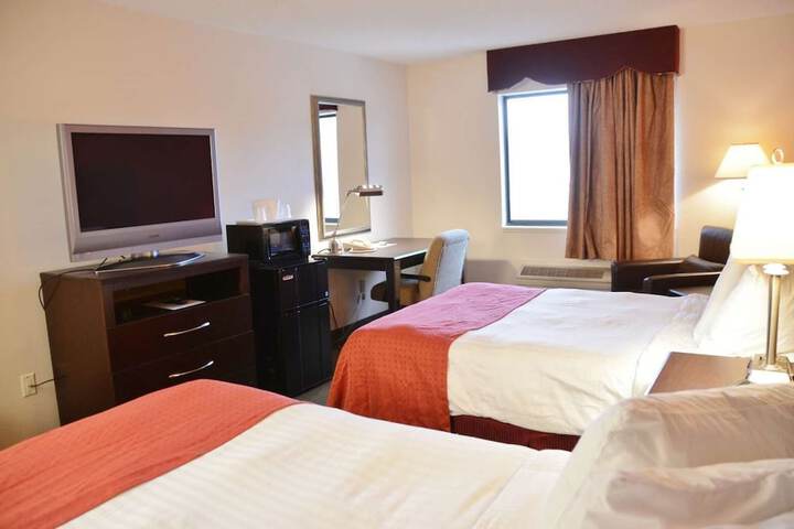 Double Deluxe King Bed (2 of 4)
