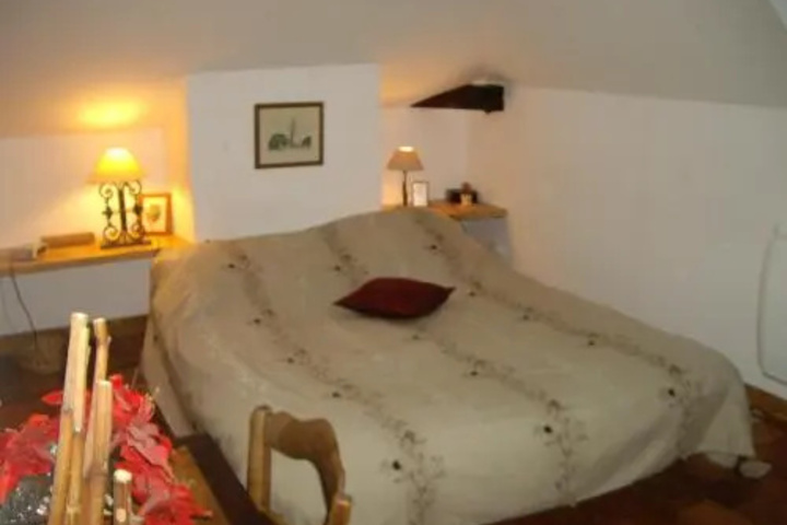 Room 2 of 12
