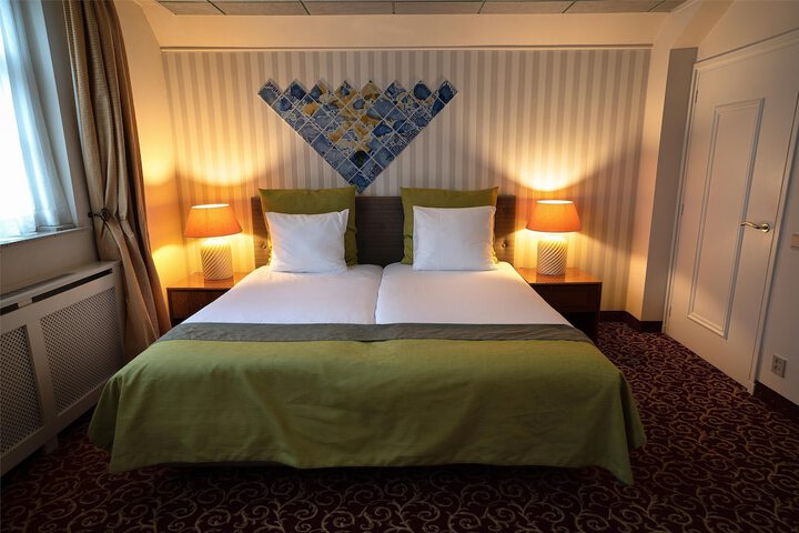 Room 70 of 105