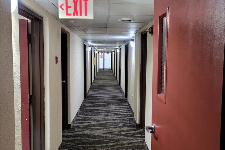 Ballroom/Hall 38 of 54