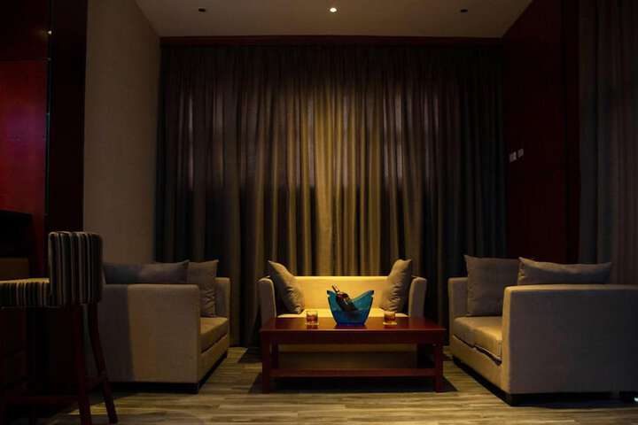 Room 12 of 33