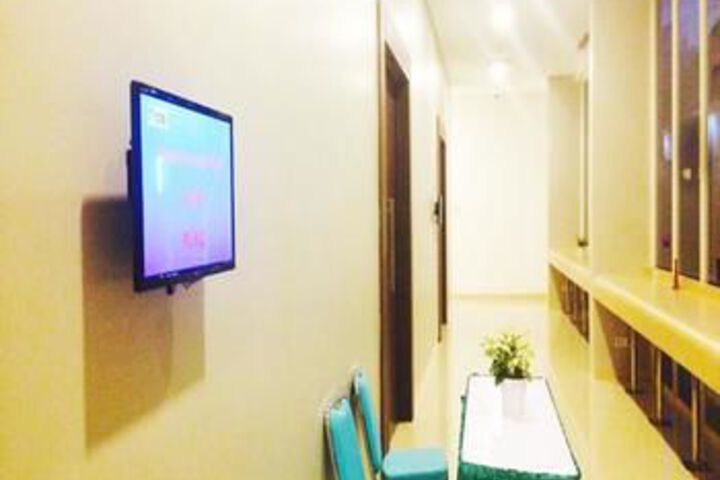 Ballroom/Hall 3 of 9