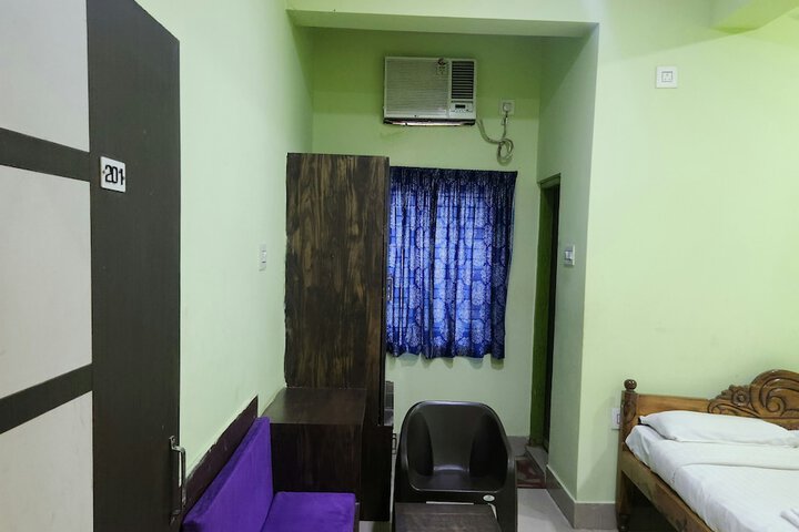 Room 8 of 20