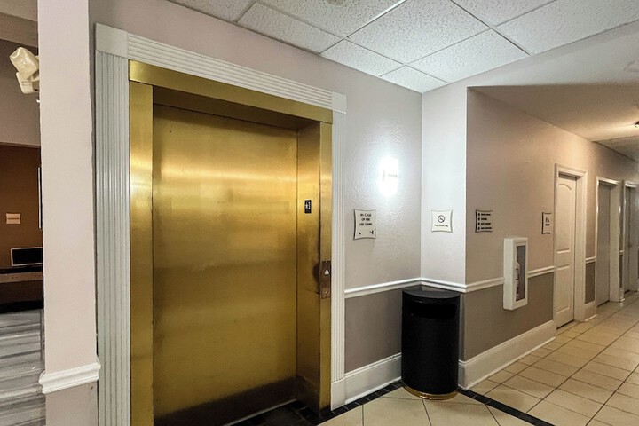 Entrance & Lobby