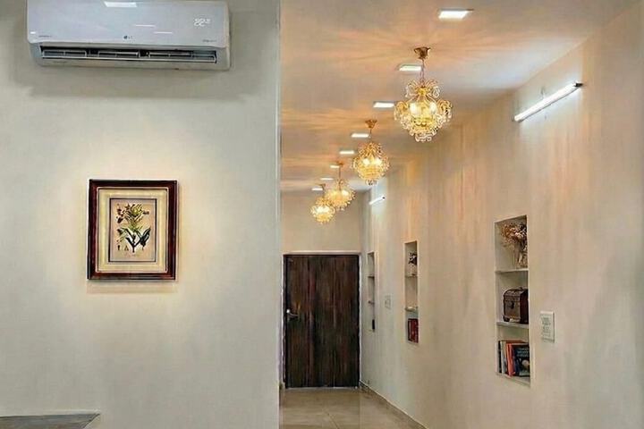 Hotel Interior 2 of 10