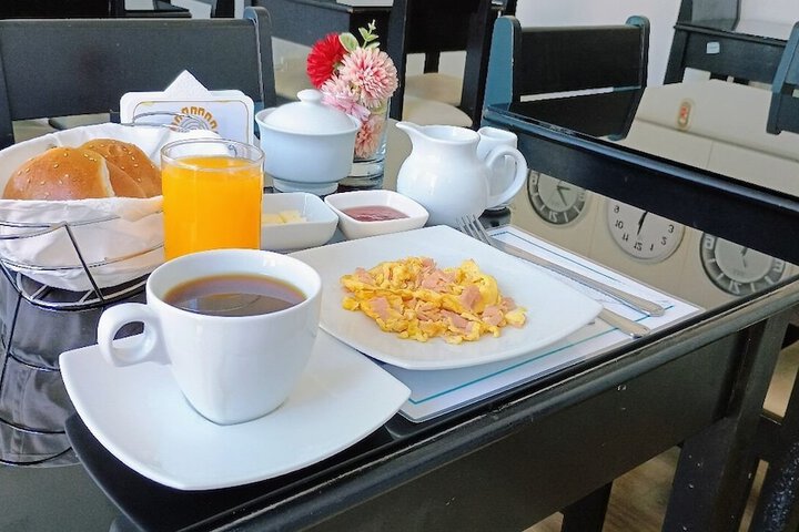 Breakfast/Coffee Service 17 of 19