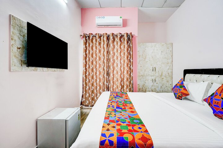 Room 14 of 22