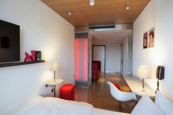Room 21 of 60