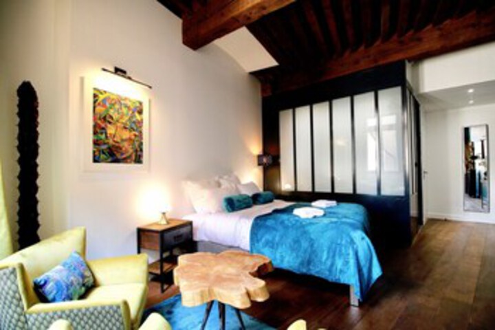 Room 9 of 13