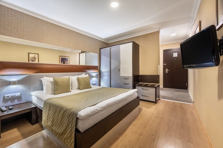 Room 57 of 120