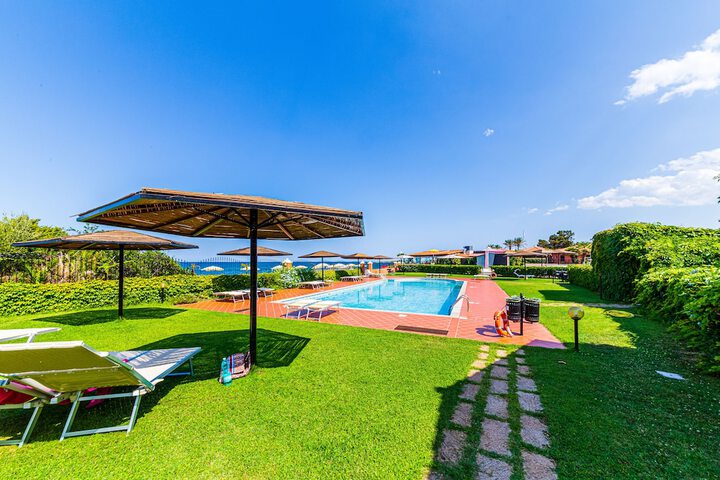 Hotel Pool
