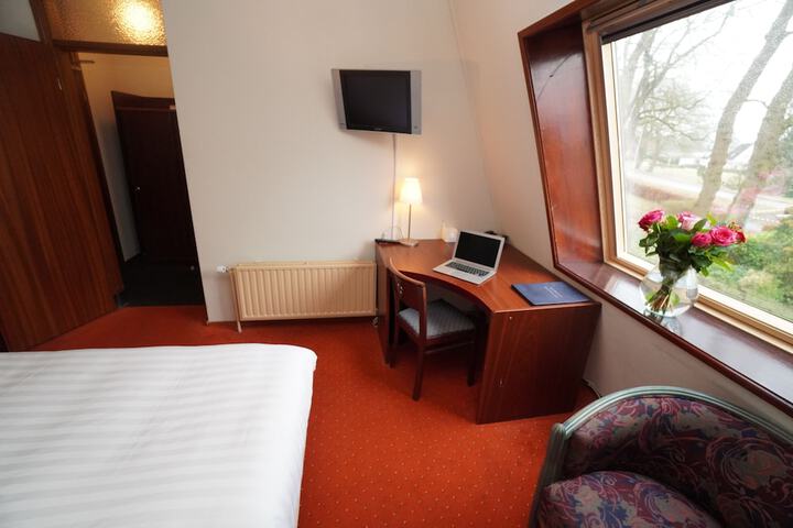 Room 15 of 65