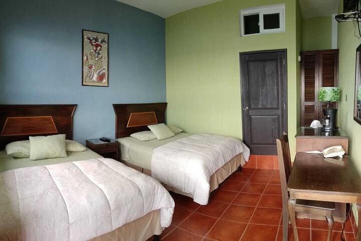Room 9 of 37