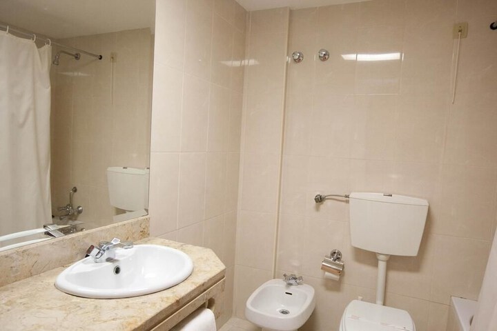 Room 12 of 22