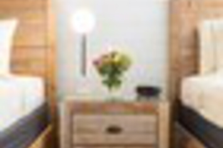 Room 20 of 180