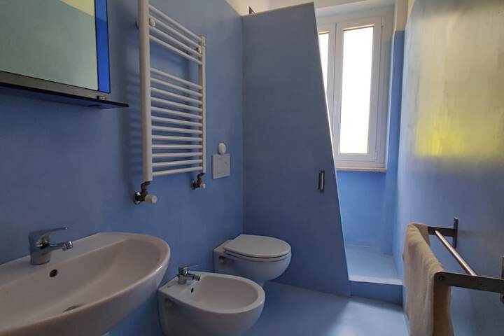 Room 11 of 24