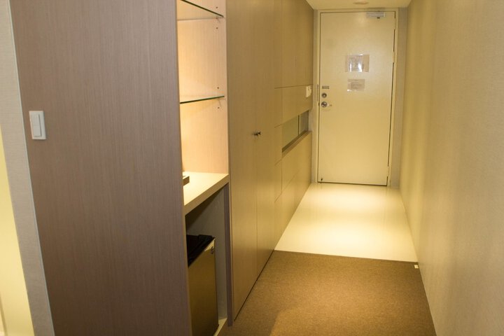 Room 11 of 42