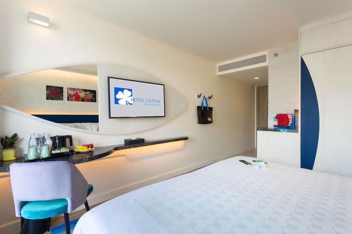 Room 28 of 158