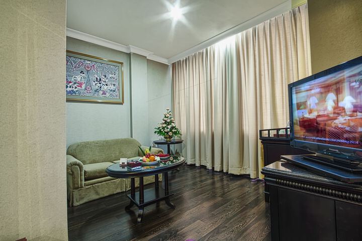 Room 18 of 32
