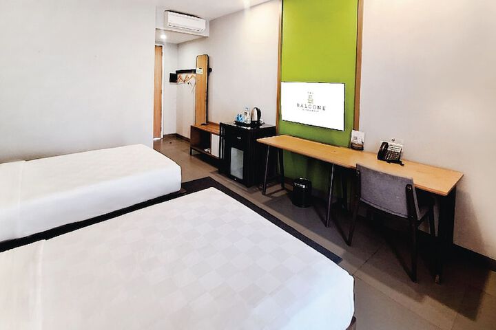 Room 7 of 49