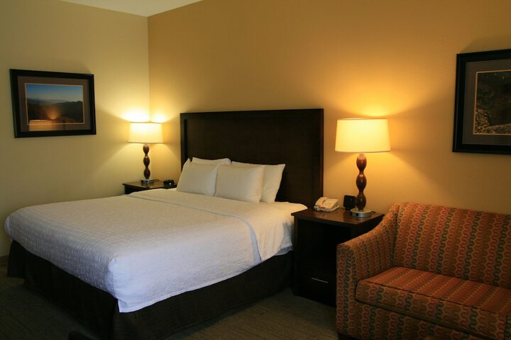 1 King Bed (6 of 9)
