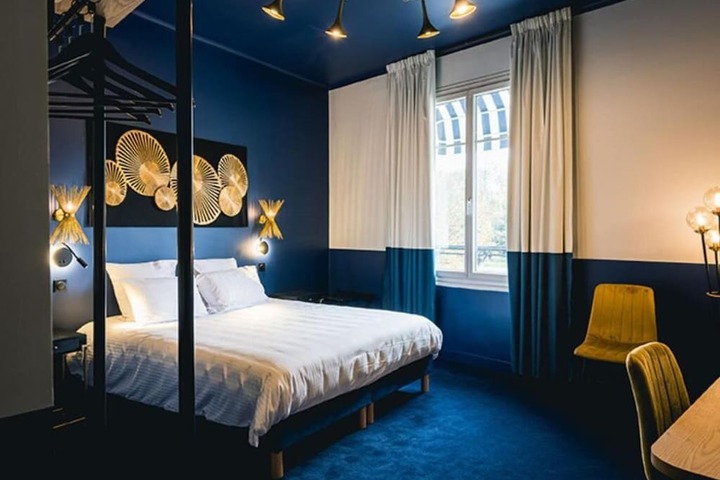 Room 2 of 32