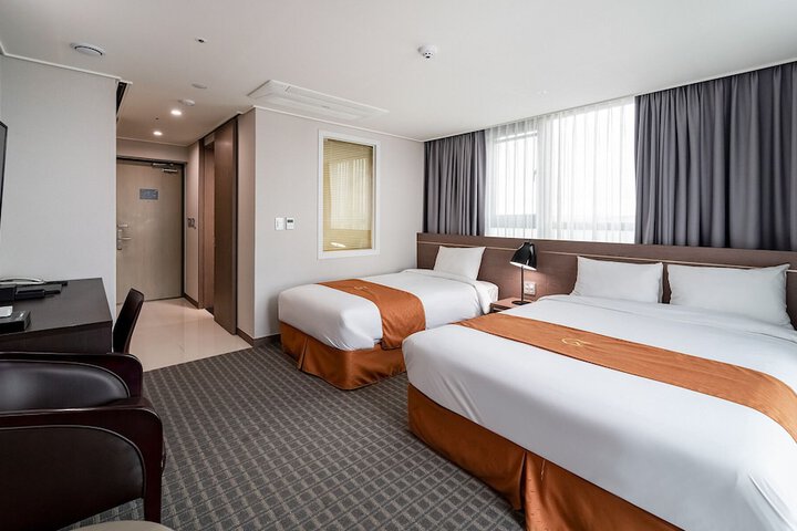 Room 5 of 29