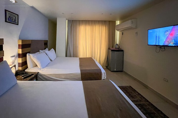 Room 45 of 284