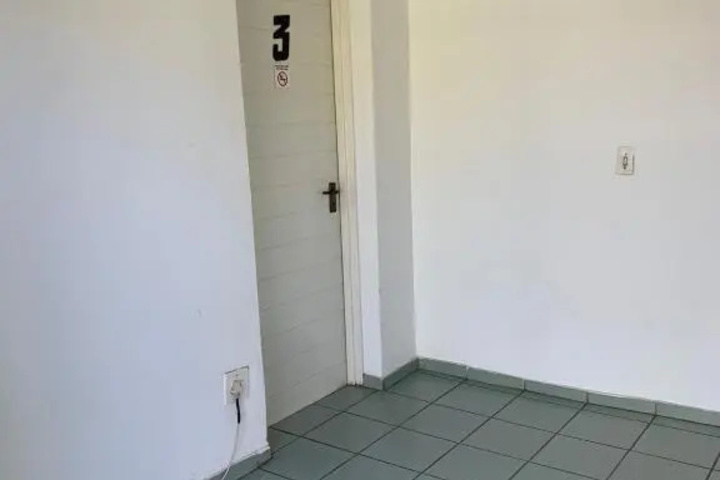 Room 6 of 9
