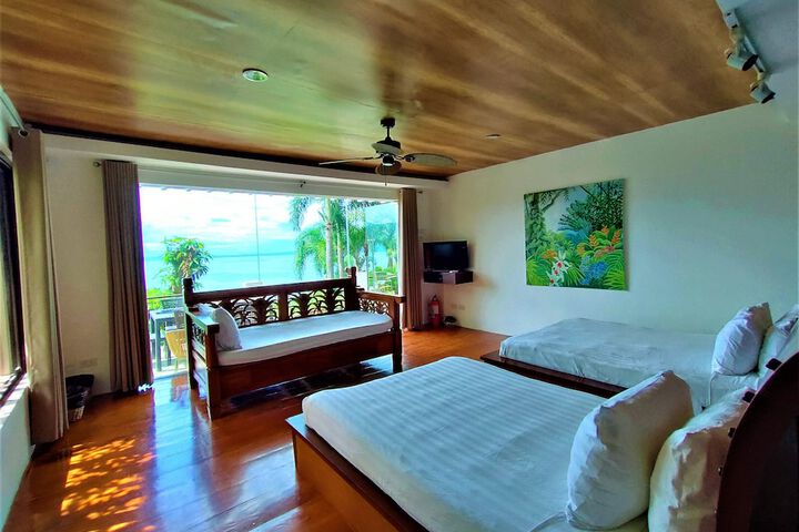 Room 28 of 73