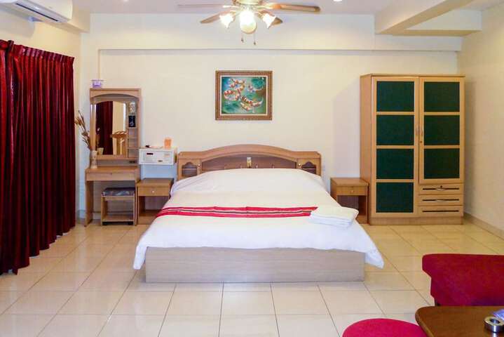 Room 10 of 36