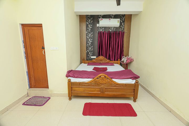 Room 9 of 24