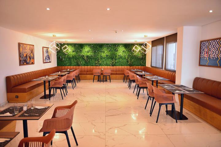 Breakfast area