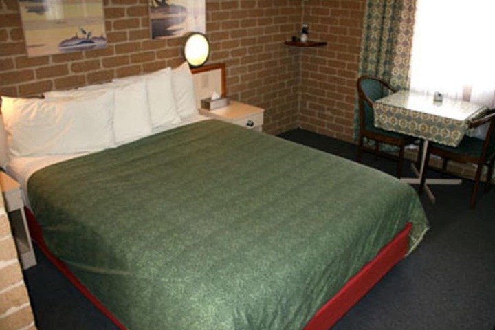 Room 6 of 35
