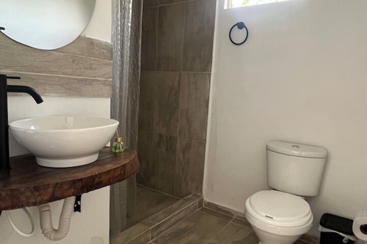 Room 12 of 27