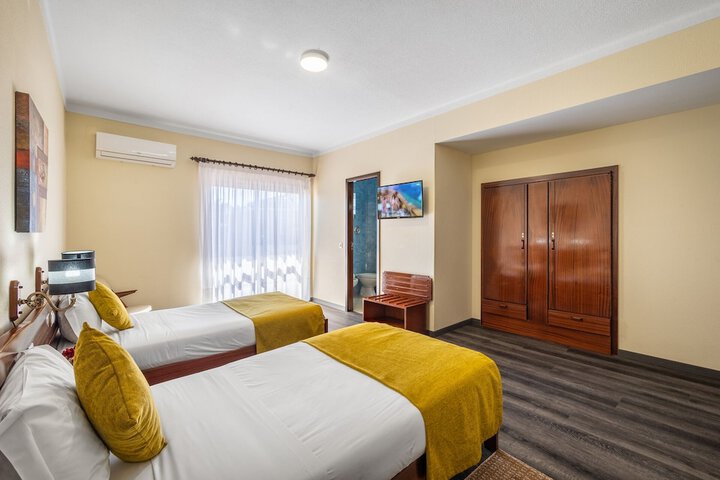 Room 11 of 51