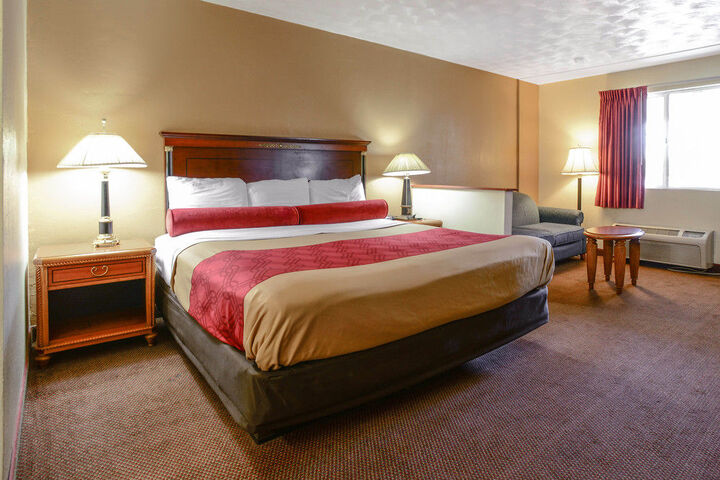 Room 11 of 28