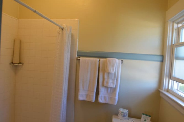 Room 34 of 37