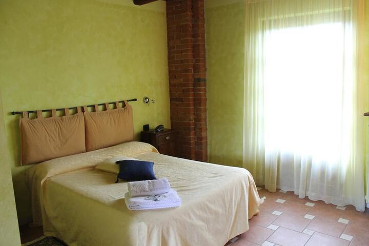 Room 3 of 35