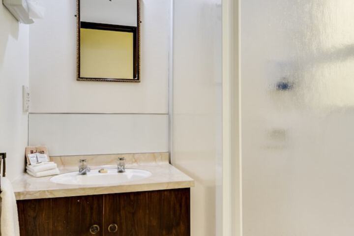 Room 40 of 48