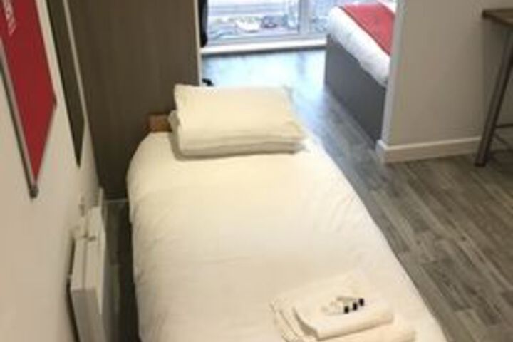 Room 11 of 34