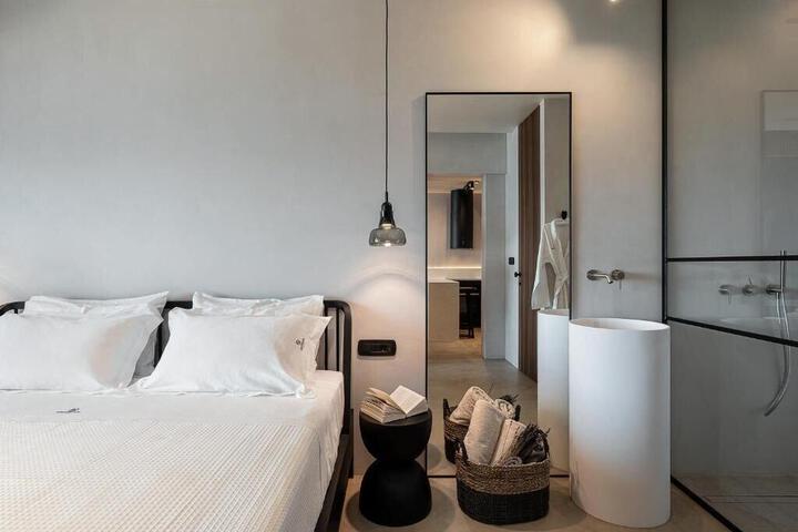 Room 7 of 38