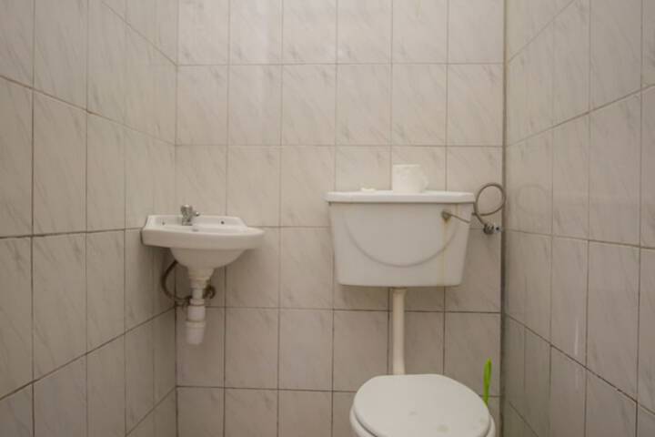Room 12 of 33