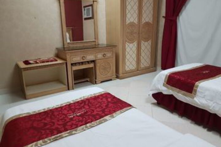 Room 10 of 24